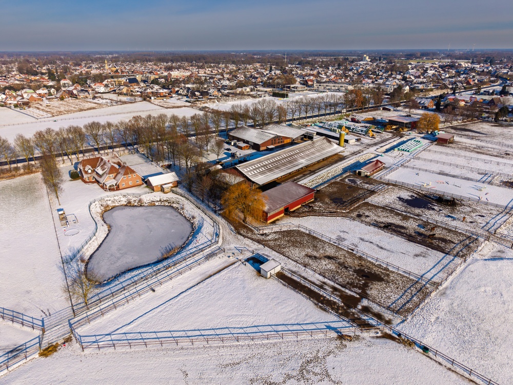 Why Large Facilities Need Scaled Snow Removal Services